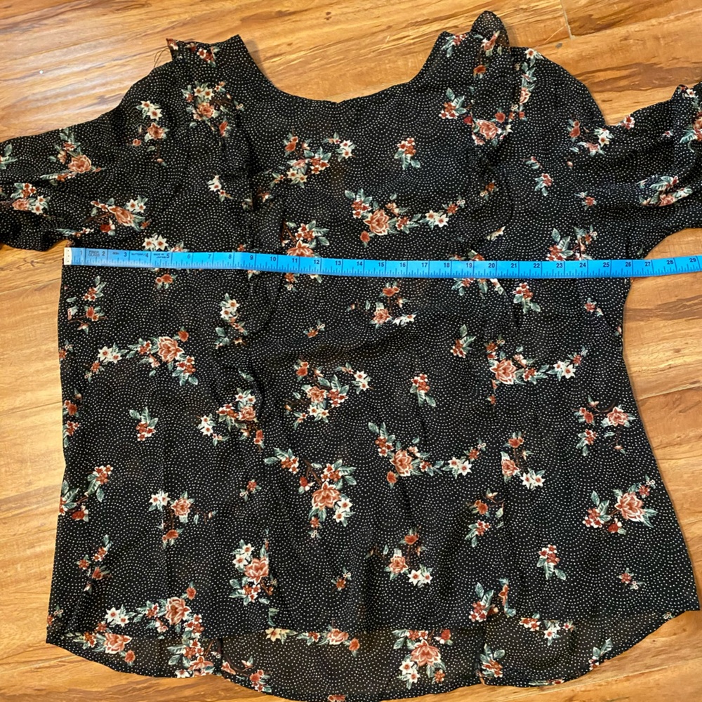 TORRID Sheer floral and polka dot ruffle blouse - Picture 4 of 12